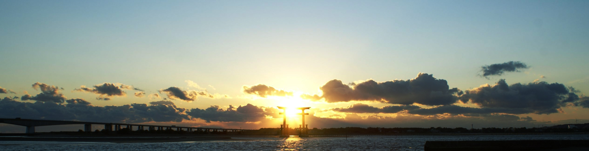 パソコン表示画像 弁手島鳥居夕景の画像